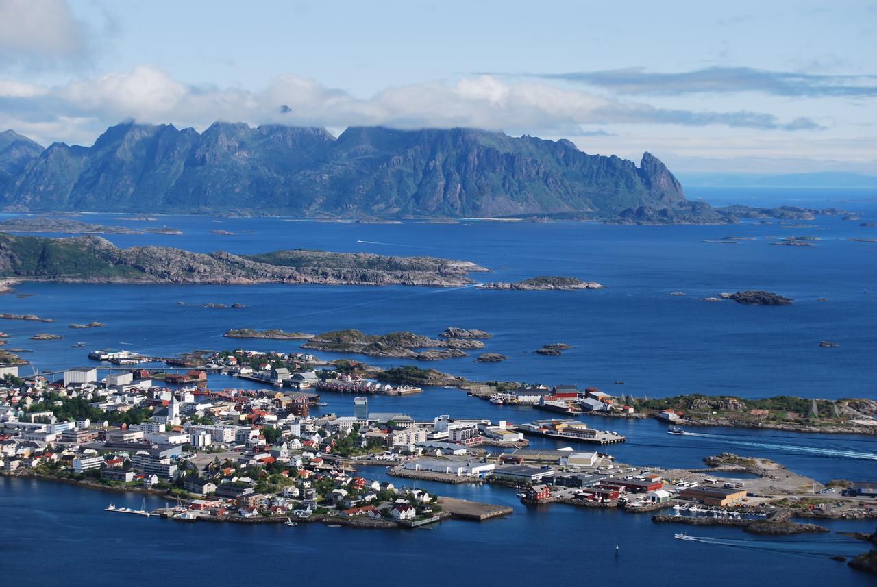 Rorbuene Svolvaer Havn Villa Exterior photo