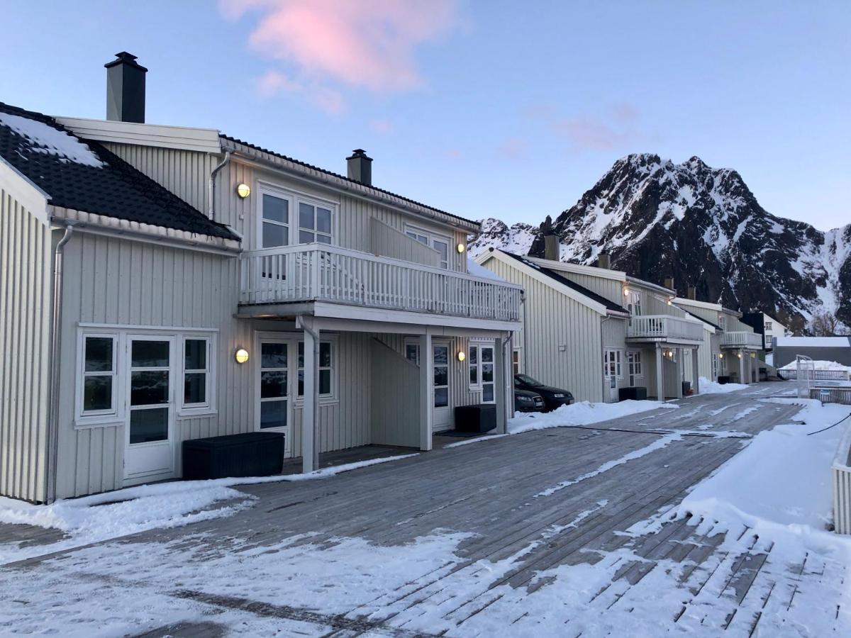 Rorbuene Svolvaer Havn Villa Exterior photo