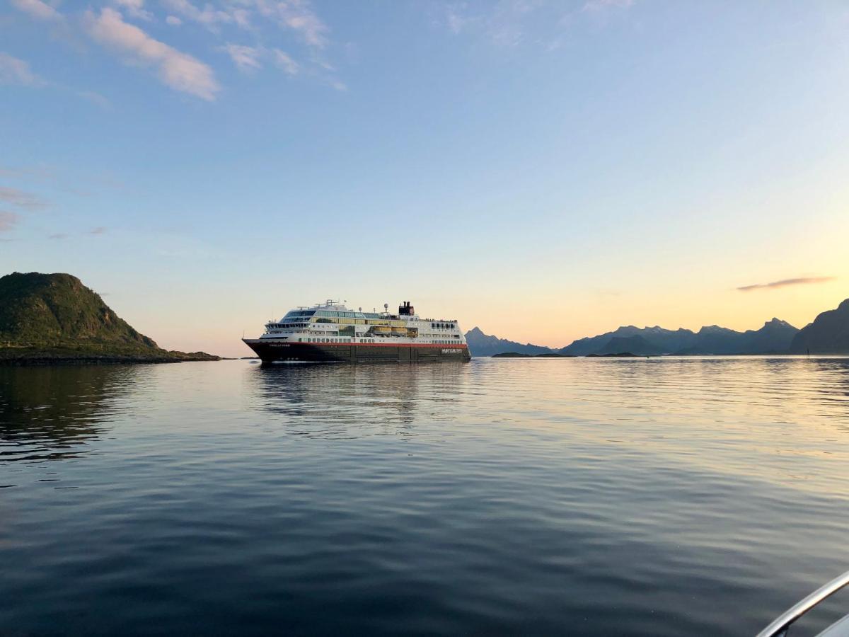 Rorbuene Svolvaer Havn Villa Exterior photo